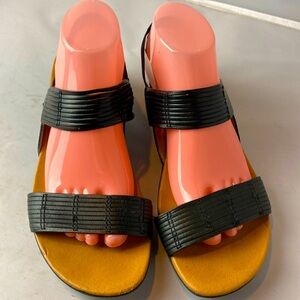 Bear traps black leather sandals, size 10